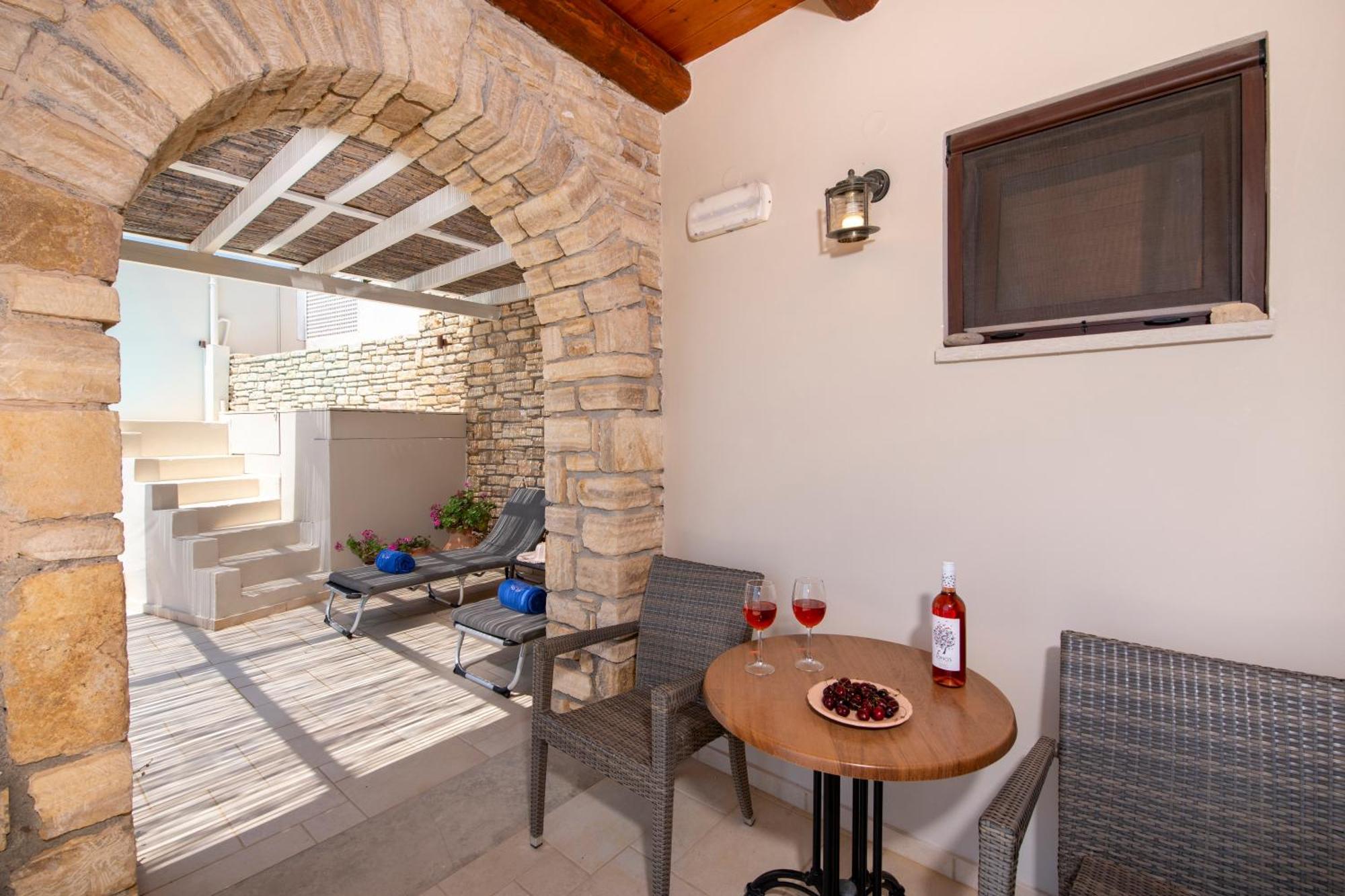 Stefanos Village Hotel Mírthios Exteriér fotografie